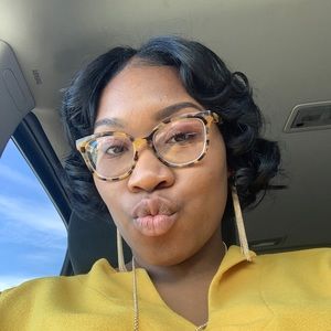 Meet your Posher, Brianna